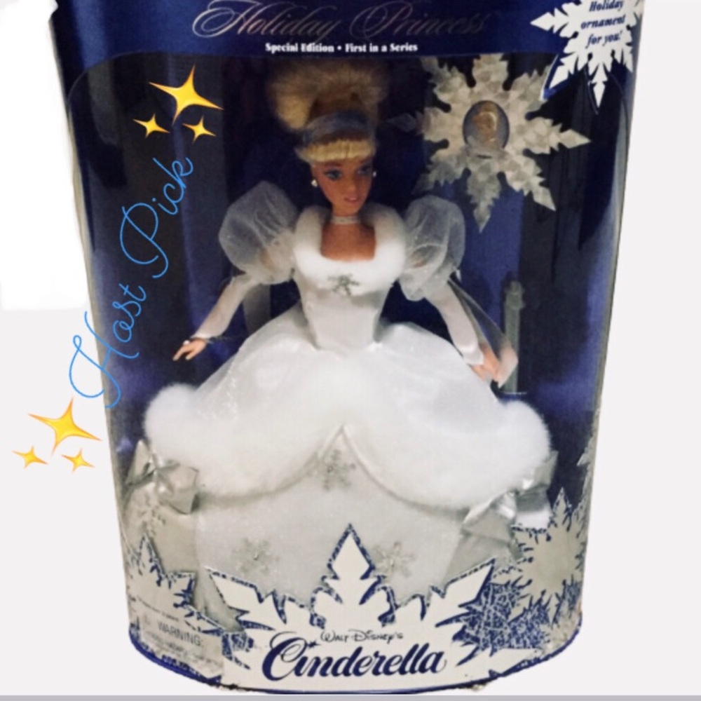 ✨HP✨ Disney Cinderella Holiday Princess Barbie 96